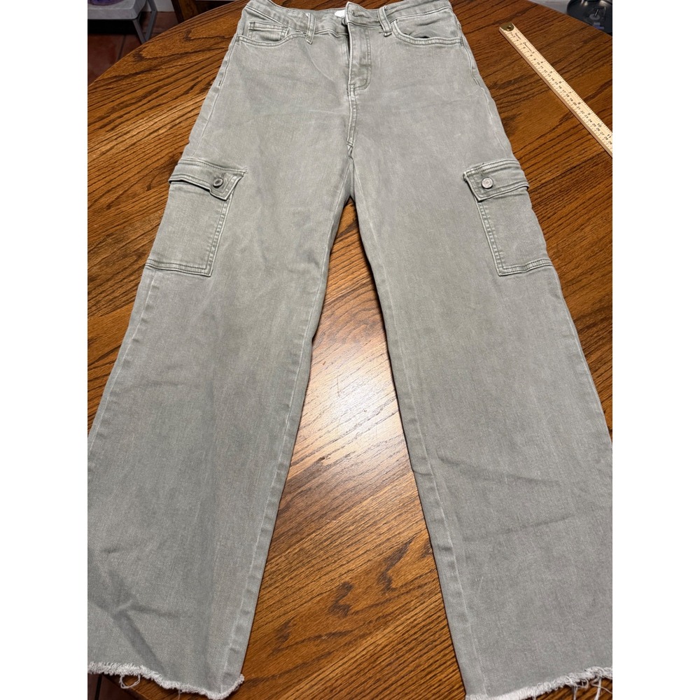 Vervet Los Angeles Grey Green Wide Leg Cargo Jeans Raw Hem V3476VT Size 27